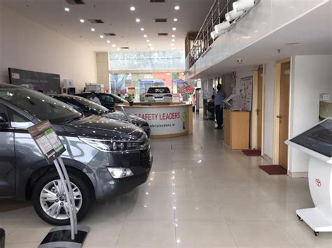 galaxy toyota showroom chattarpur.